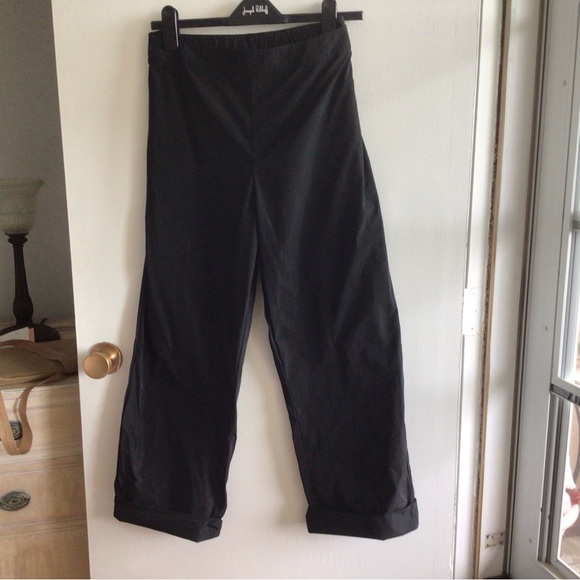 LIV Crop Pants - Picture 1 of 6